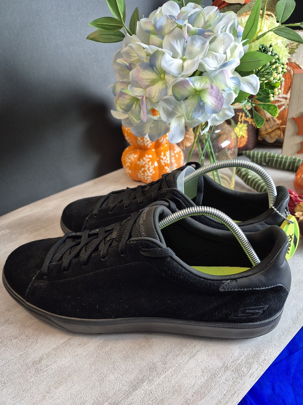 Skechers Men's Black Suede Low-Top Lace-Up Sneakers.Size 14